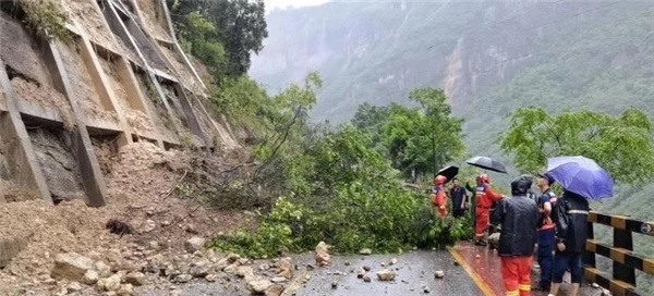 四川：发布暴雨蓝色预警 多地提前转移避险群众共7000余人