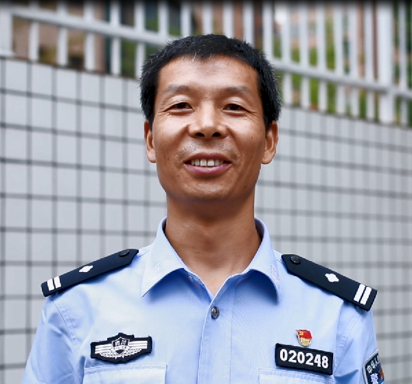 自贡市荣县公安局民警龚政财：二十年如一日的社区民警