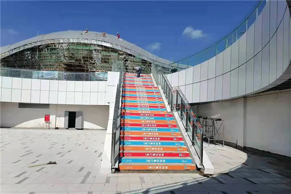 自贡：“时空・龙门镇”2500个车位投入使用