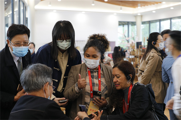 中外嘉宾齐聚长江竹岛 点赞江安竹文化