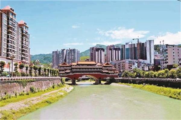 万源市做强“生态福地·和美万源”战略支撑