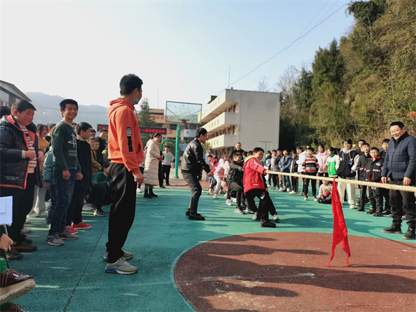 巴中平昌县六门小学举行第冬季运动会