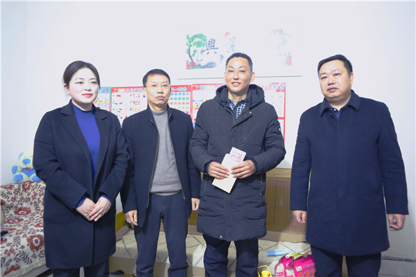 广安市退役军人事务局开展“ 保险送温暖 ”关爱老兵活动
