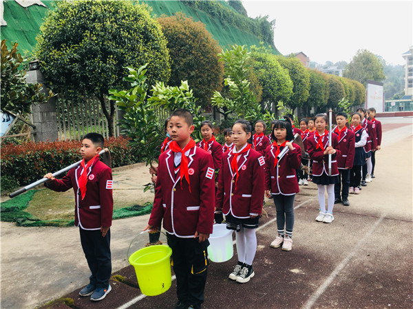 广安区东方小学开展2022年植树节主题实践活动