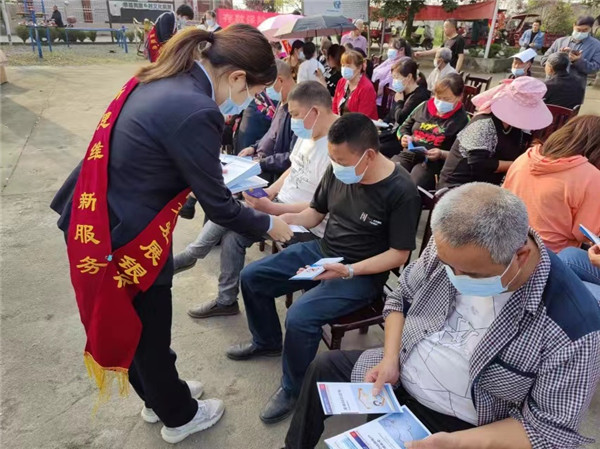 金融消费者如何保护自身权益？浦发银行德阳分行联合绵竹浦发村镇银行开展宣传活动