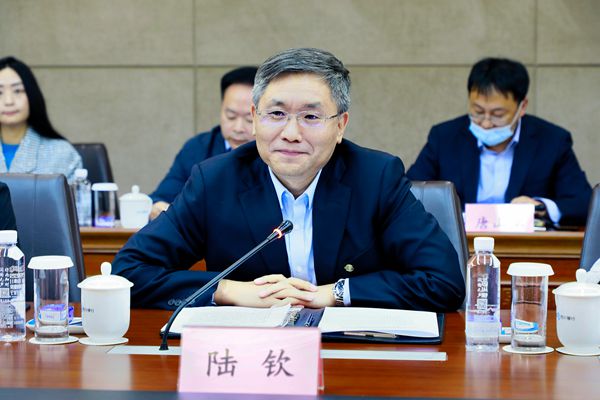 四川银行与工行四川省分行签署全面业务合作协议