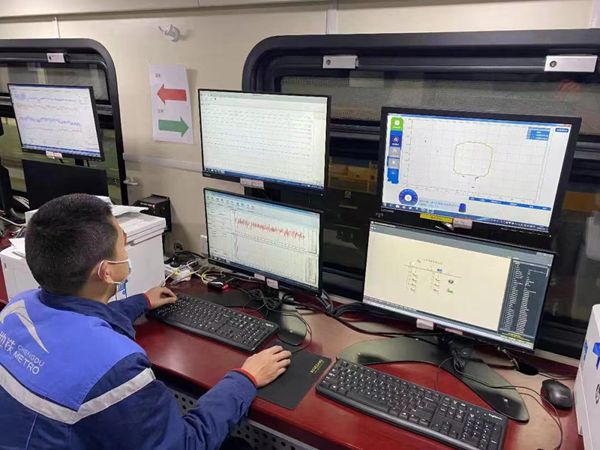 成都轨道建设再添“黑科技” “智能移动仓”首次亮相