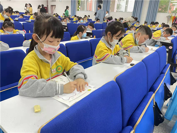 广安实验学校成功举办书香节之一年级专场书法比赛