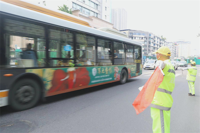 爱心助考 成都轨道交通建设按下“静音键”
