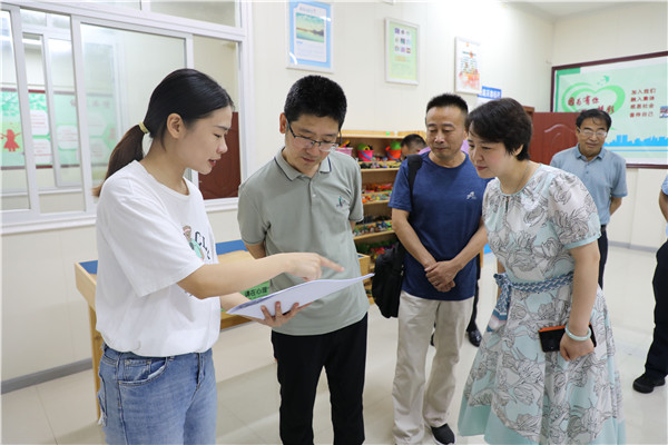 达州市创建全国文明城市工作督导组到开江中学检查指导
