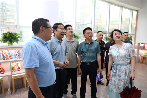 达州市创建全国文明城市工作督导组到开江中学检查指导