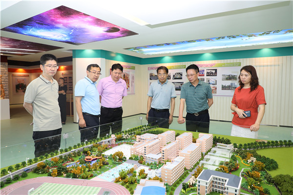 达州市创建全国文明城市工作督导组到开江中学检查指导