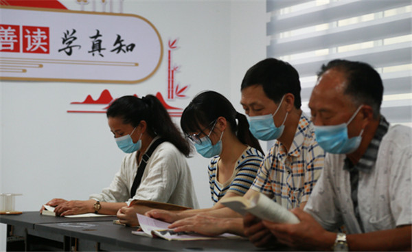 达州市宣汉县天生镇仙桥社区举办院坝读书会